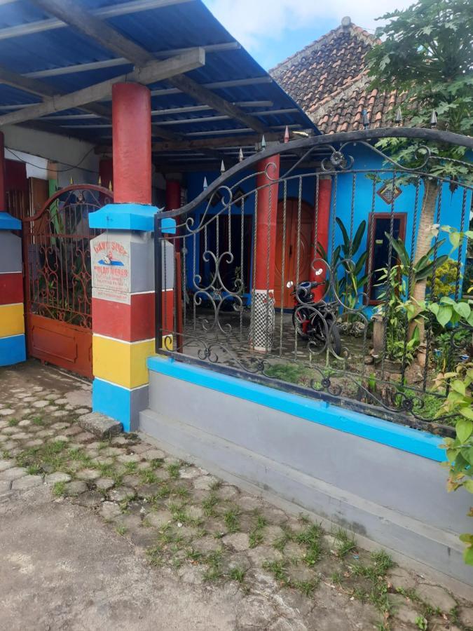 Red Beach Homestay Pasanggaran Exterior foto