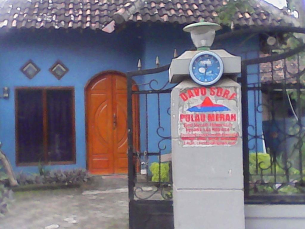 Red Beach Homestay Pasanggaran Exterior foto